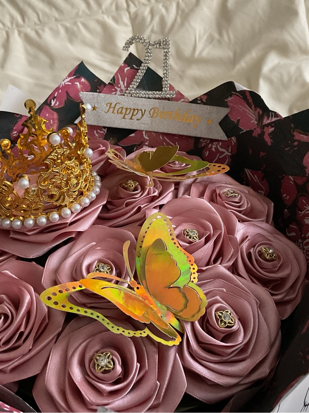 21 Happy Birthday Rose Bouquet/ Rosas Eternas with hello kitty covering - Picture 8 of 9
